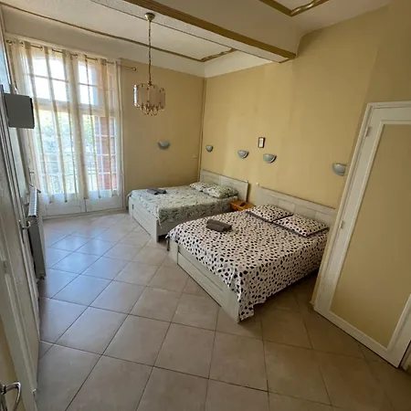 Cher Jacob Bed & Breakfast 3*