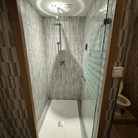 Cher Jacob Bed & Breakfast Agde